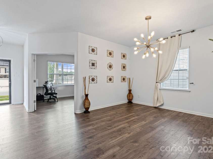 919 Rock Haven Drive, Charlotte, NC 28216.  MLS# CAR4291473, YatesRealty ID 34786. 