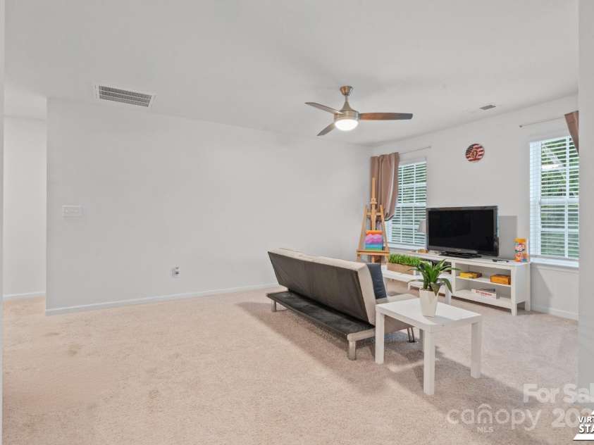 919 Rock Haven Drive, Charlotte, NC 28216.  MLS# CAR4291473, YatesRealty ID 34786. 