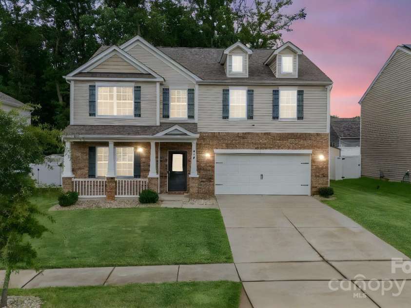 919 Rock Haven Drive, Charlotte, NC 28216.  MLS# CAR4291473, YatesRealty ID 34786. 
