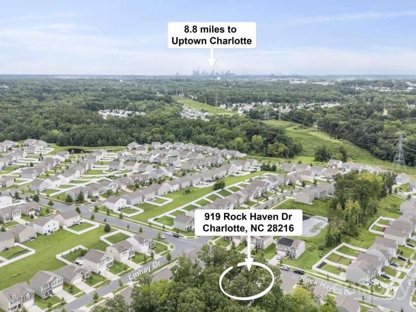 919 Rock Haven Drive, Charlotte, NC 28216.  MLS# CAR4291473, YatesRealty ID 34786. 