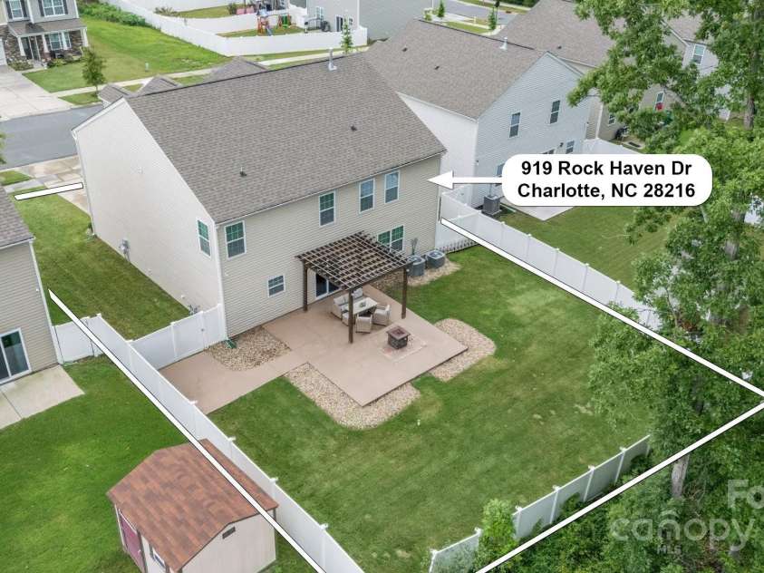 919 Rock Haven Drive, Charlotte, NC 28216.  MLS# CAR4291473, YatesRealty ID 34786. 