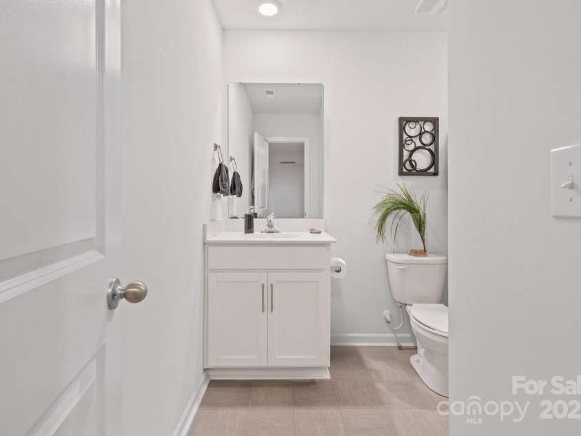 919 Rock Haven Drive, Charlotte, NC 28216.  MLS# CAR4291473, YatesRealty ID 34786. Full Bath 3
