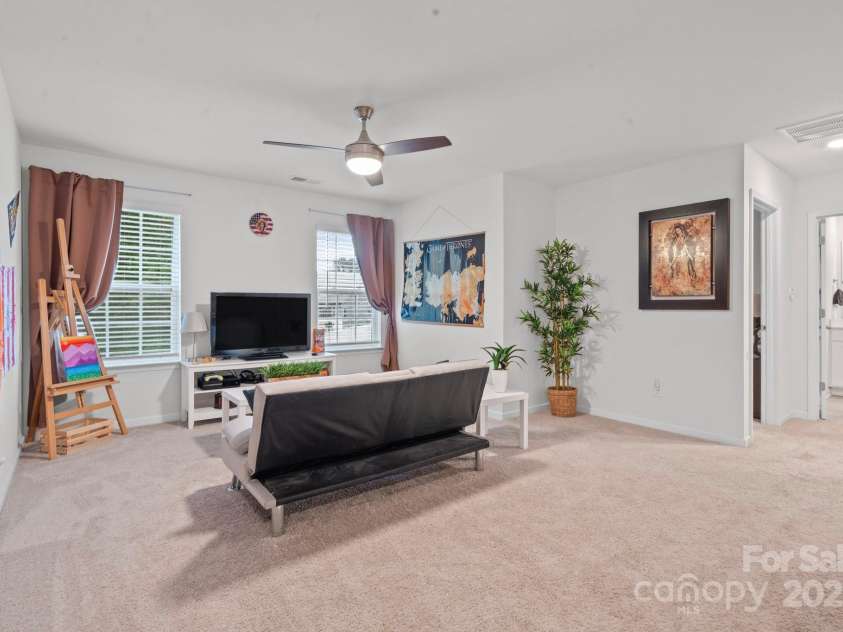 919 Rock Haven Drive, Charlotte, NC 28216.  MLS# CAR4291473, YatesRealty ID 34786. Loft