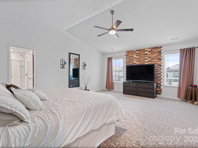 919 Rock Haven Drive, Charlotte, NC 28216.  MLS# CAR4291473, YatesRealty ID 34786. Primary Bedroom
