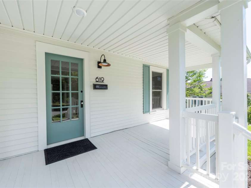 619 Oak Street, Mooresville, NC 28115.  MLS# CAR4274443, YatesRealty ID 34787. 
