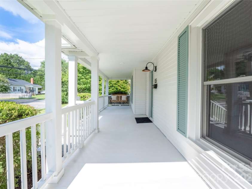 619 Oak Street, Mooresville, NC 28115.  MLS# CAR4274443, YatesRealty ID 34787. 