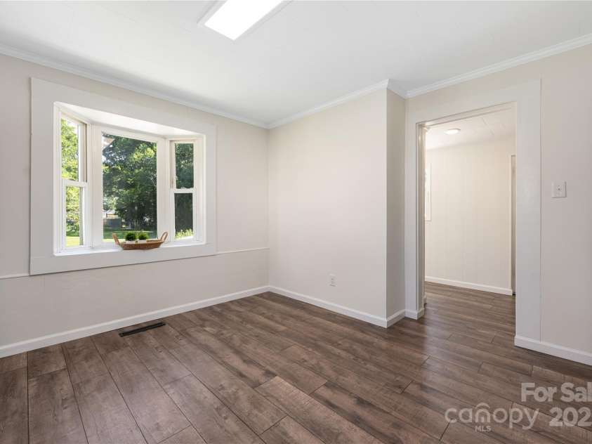 619 Oak Street, Mooresville, NC 28115.  MLS# CAR4274443, YatesRealty ID 34787. 