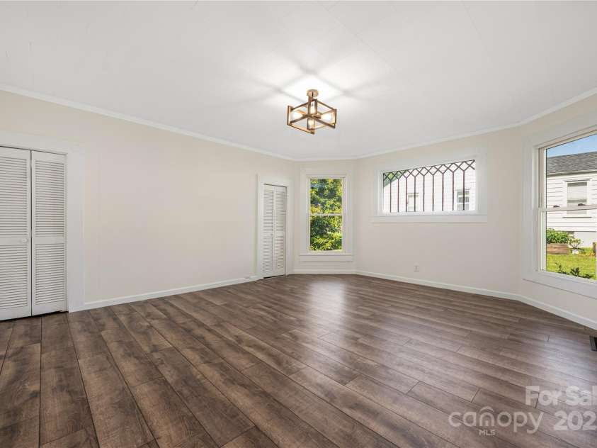 619 Oak Street, Mooresville, NC 28115.  MLS# CAR4274443, YatesRealty ID 34787. 