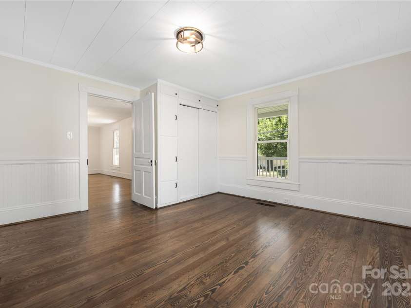 619 Oak Street, Mooresville, NC 28115.  MLS# CAR4274443, YatesRealty ID 34787. 