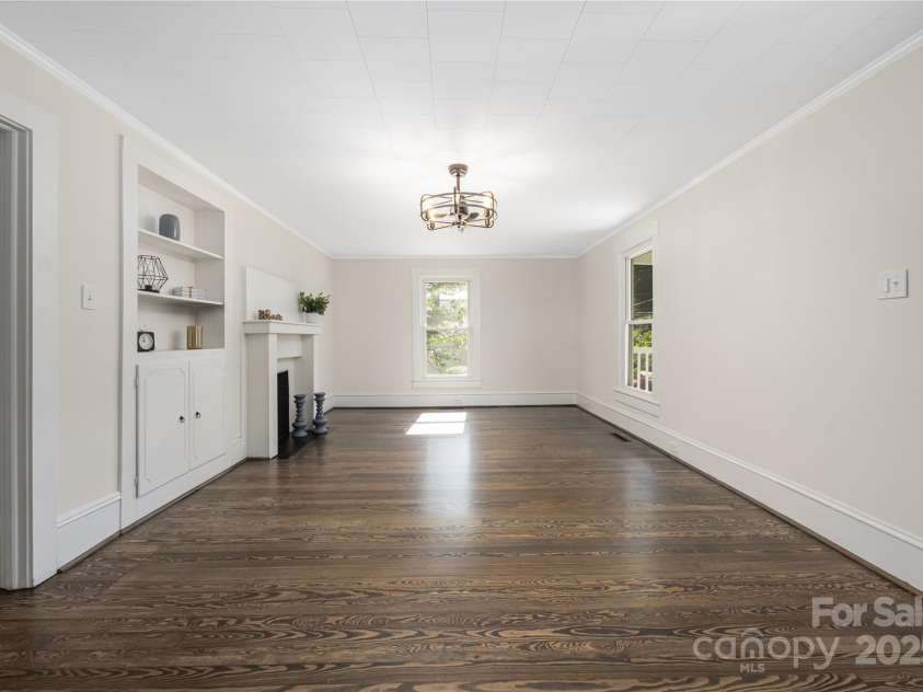 619 Oak Street, Mooresville, NC 28115.  MLS# CAR4274443, YatesRealty ID 34787. 