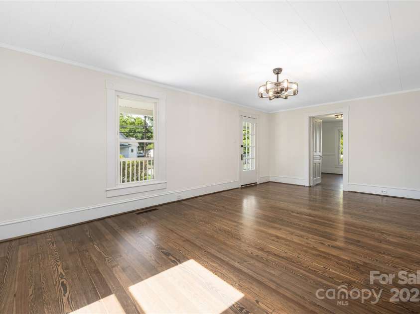 619 Oak Street, Mooresville, NC 28115.  MLS# CAR4274443, YatesRealty ID 34787. 