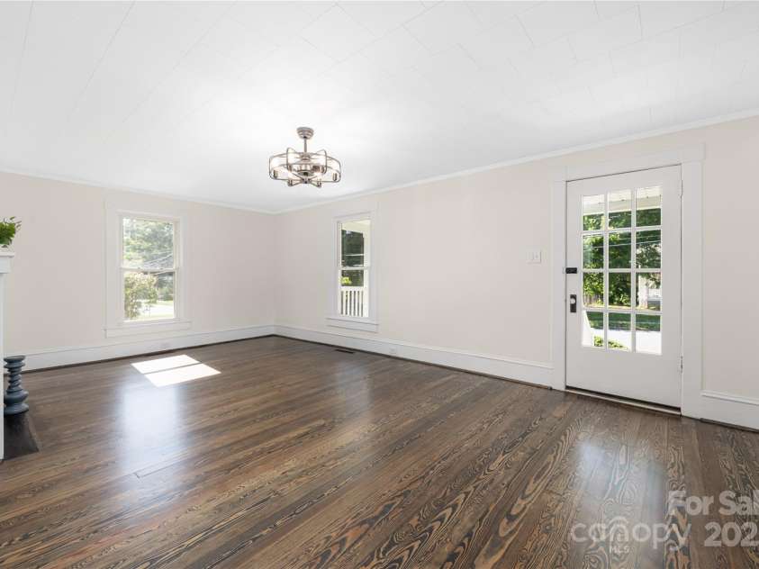 619 Oak Street, Mooresville, NC 28115.  MLS# CAR4274443, YatesRealty ID 34787. 
