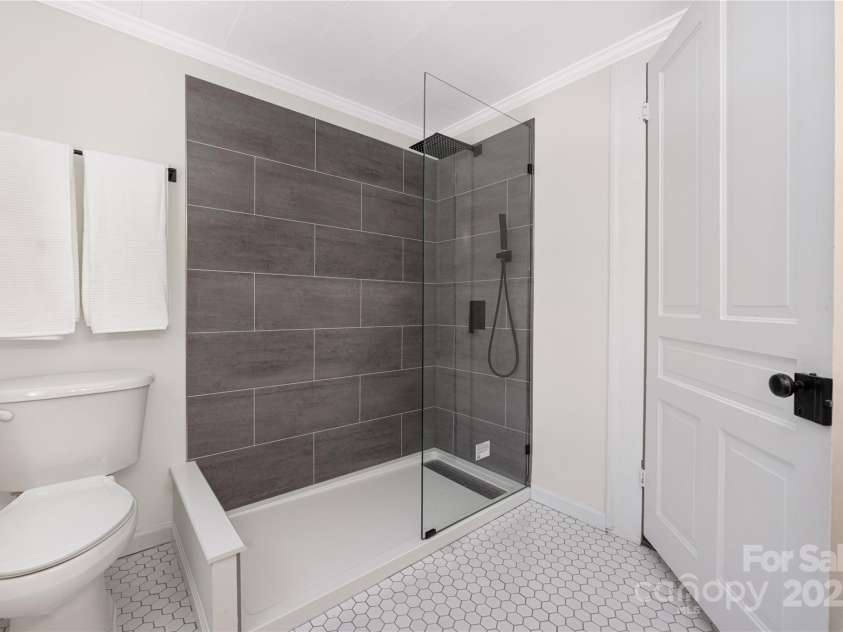 619 Oak Street, Mooresville, NC 28115.  MLS# CAR4274443, YatesRealty ID 34787. 
