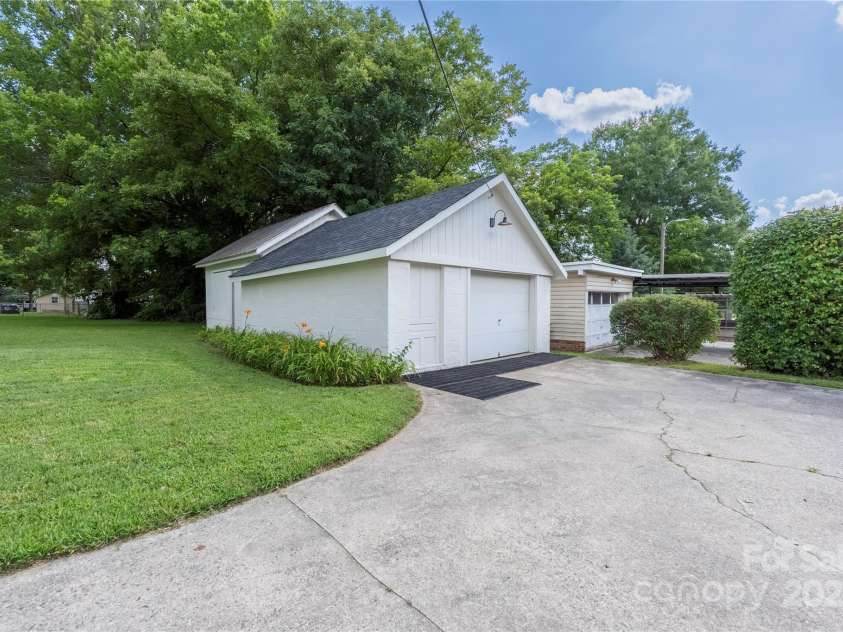 619 Oak Street, Mooresville, NC 28115.  MLS# CAR4274443, YatesRealty ID 34787. Garage, Shop and Storage