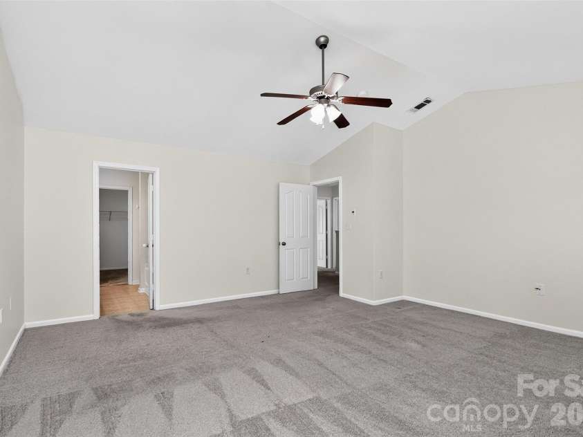 2043 Grimley Lane, Fort Mill, SC 29707.  MLS# CAR4397584, YatesRealty ID 34788. Primary bedroom