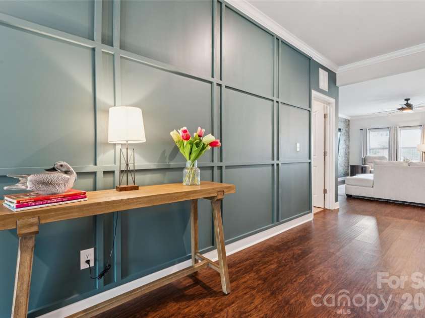 3850 Longmore Lane, Kannapolis, NC 28081.  MLS# CAR4394364, YatesRealty ID 34789. Custom entryway feature wall