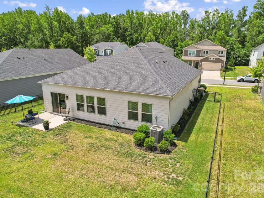 3850 Longmore Lane, Kannapolis, NC 28081.  MLS# CAR4394364, YatesRealty ID 34789. Fully fenced backyard