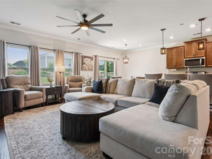 3850 Longmore Lane, Kannapolis, NC 28081.  MLS# CAR4394364, YatesRealty ID 34789. Open concept
