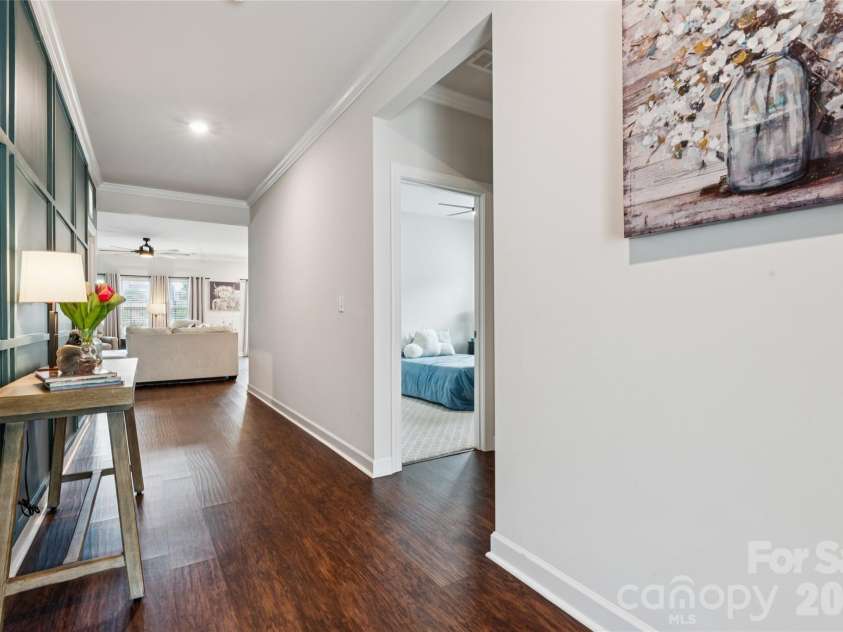 3850 Longmore Lane, Kannapolis, NC 28081.  MLS# CAR4394364, YatesRealty ID 34789. Spacious front entryway