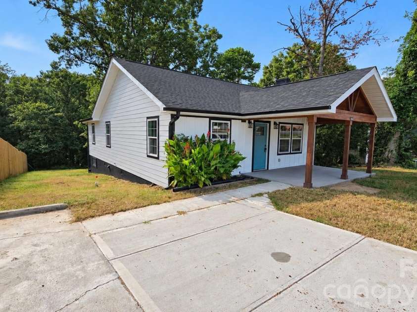 142 Morrow Avenue, Albemarle, NC 28001.  MLS# CAR4422142, YatesRealty ID 3479. 