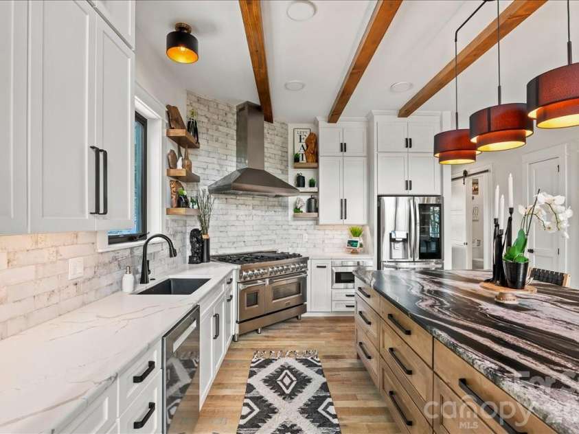 241 Ataya Trail, Maggie Valley, NC 28751.  MLS# CAR4397152, YatesRealty ID 34790. Kitchen