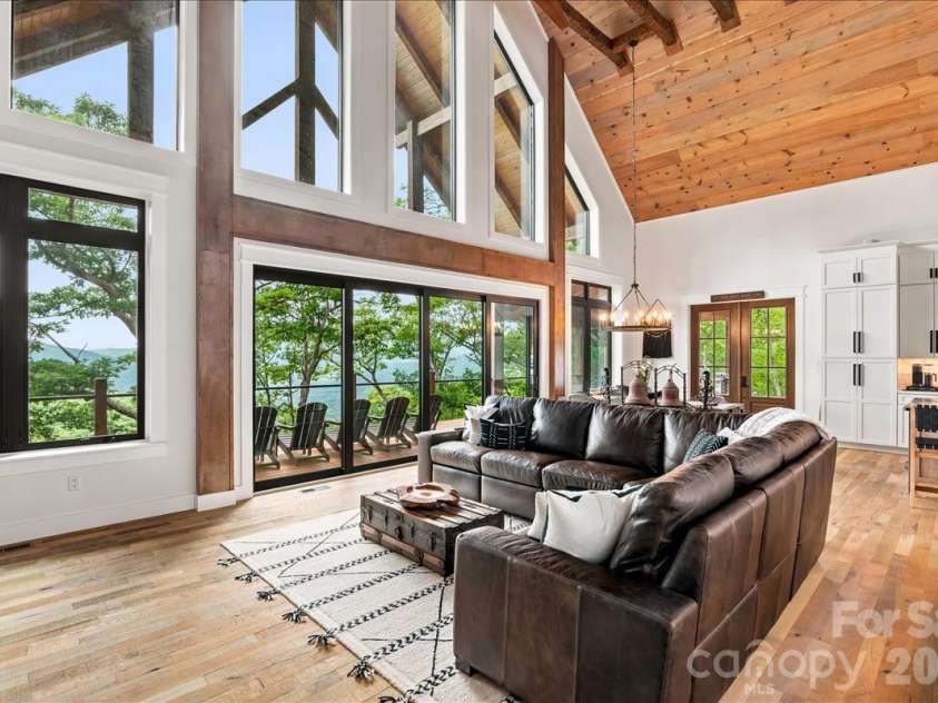 241 Ataya Trail, Maggie Valley, NC 28751.  MLS# CAR4397152, YatesRealty ID 34790. Main Living