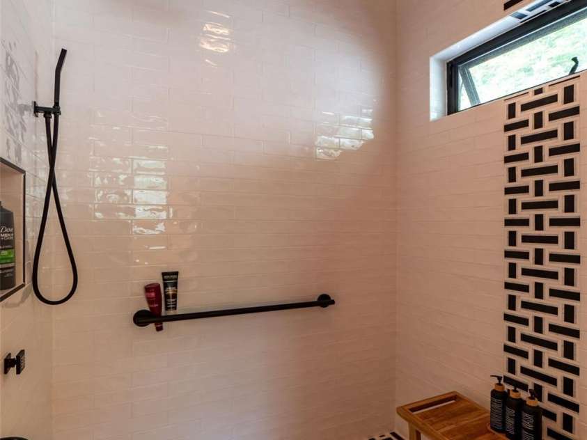 241 Ataya Trail, Maggie Valley, NC 28751.  MLS# CAR4397152, YatesRealty ID 34790. Super Shower