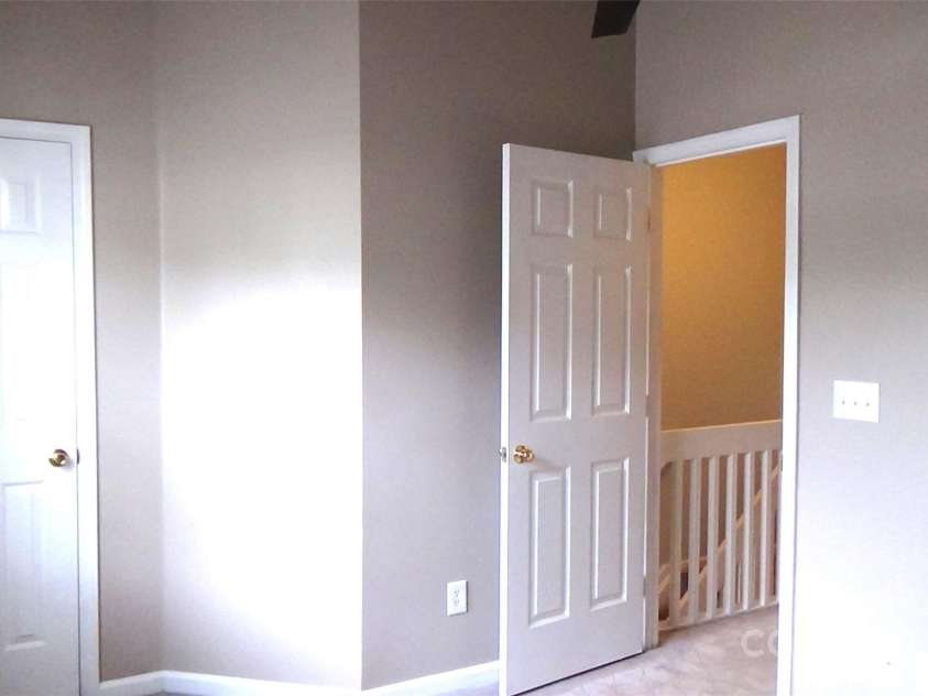 3105 Brockhampton Court, Charlotte, NC 28269.  MLS# CAR4290296, YatesRealty ID 34790. 