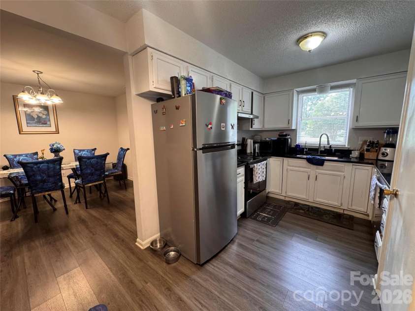 4509 Gaynelle Drive, Charlotte, NC 28215.  MLS# CAR4396747, YatesRealty ID 34791. 