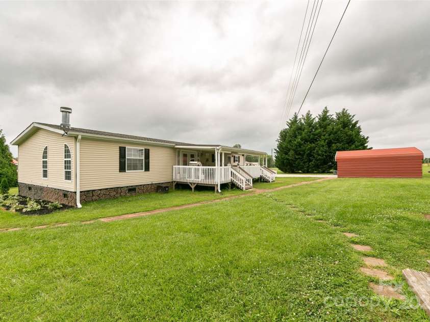174 Way Home Lane, Columbus, NC 28722.  MLS# CAR4281603, YatesRealty ID 34792. 