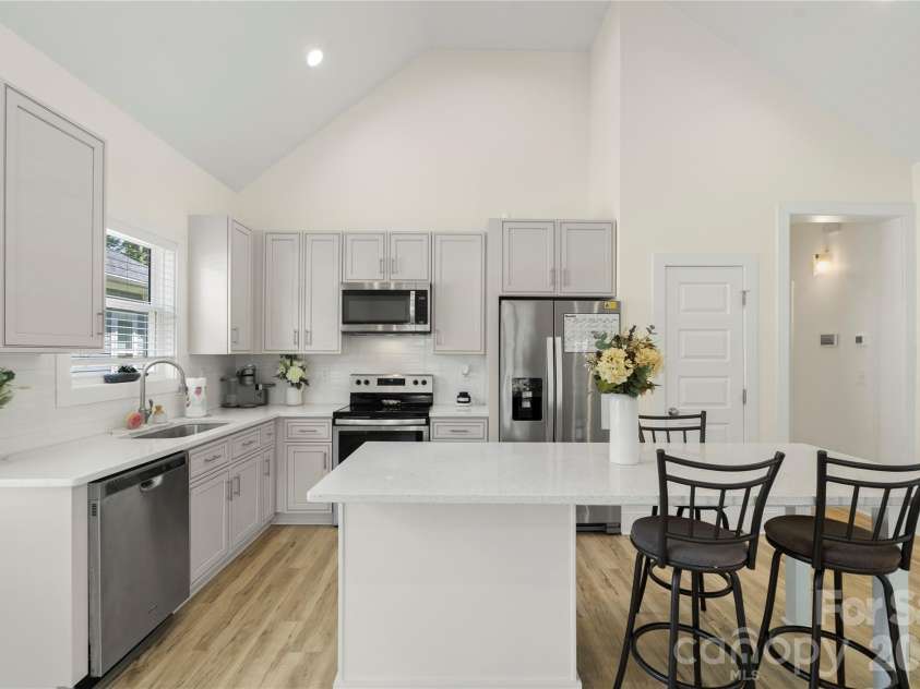 1613 Newcastle Street, Charlotte, NC 28216.  MLS# CAR4393517, YatesRealty ID 34793. 