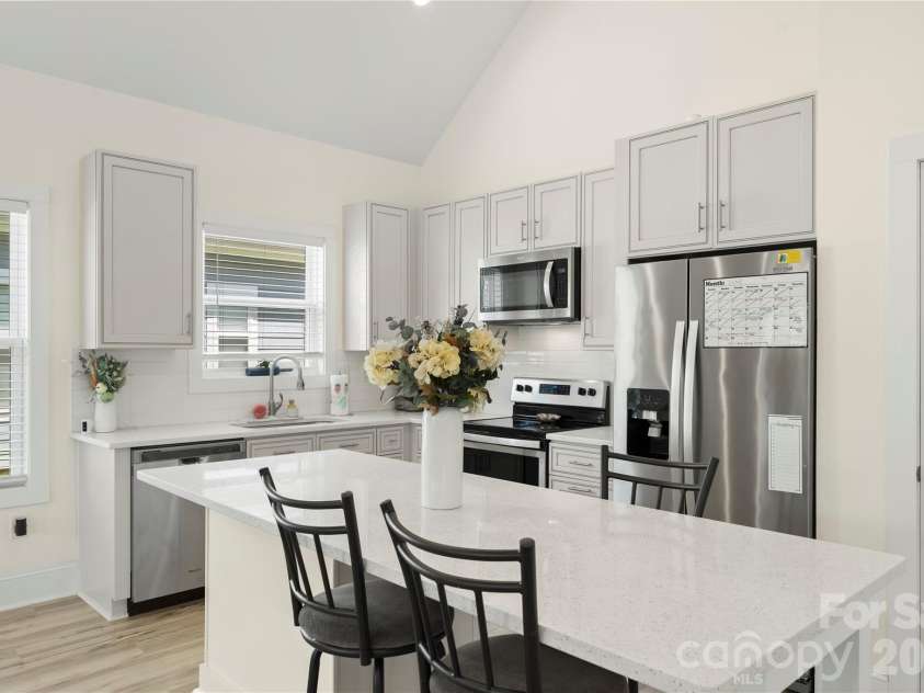 1613 Newcastle Street, Charlotte, NC 28216.  MLS# CAR4393517, YatesRealty ID 34793. 