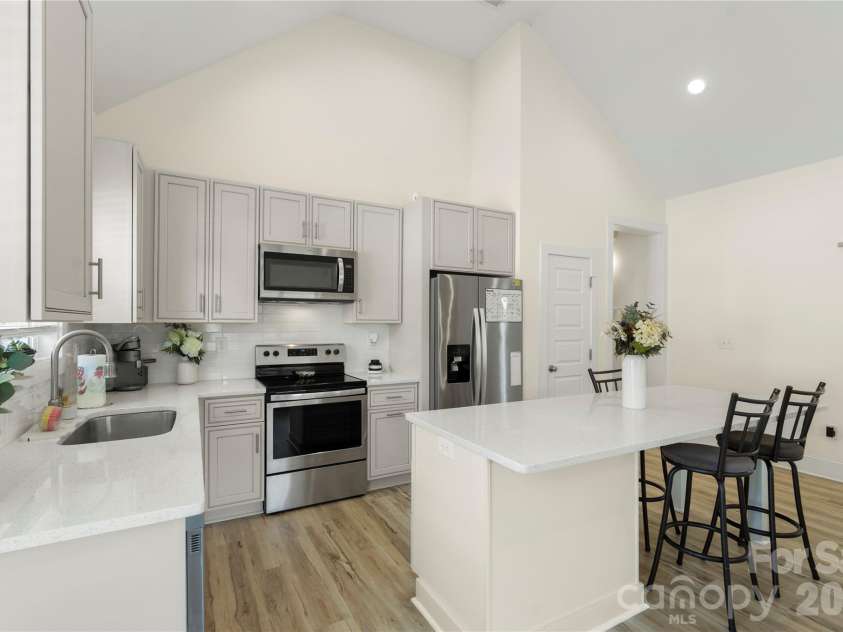 1613 Newcastle Street, Charlotte, NC 28216.  MLS# CAR4393517, YatesRealty ID 34793. 