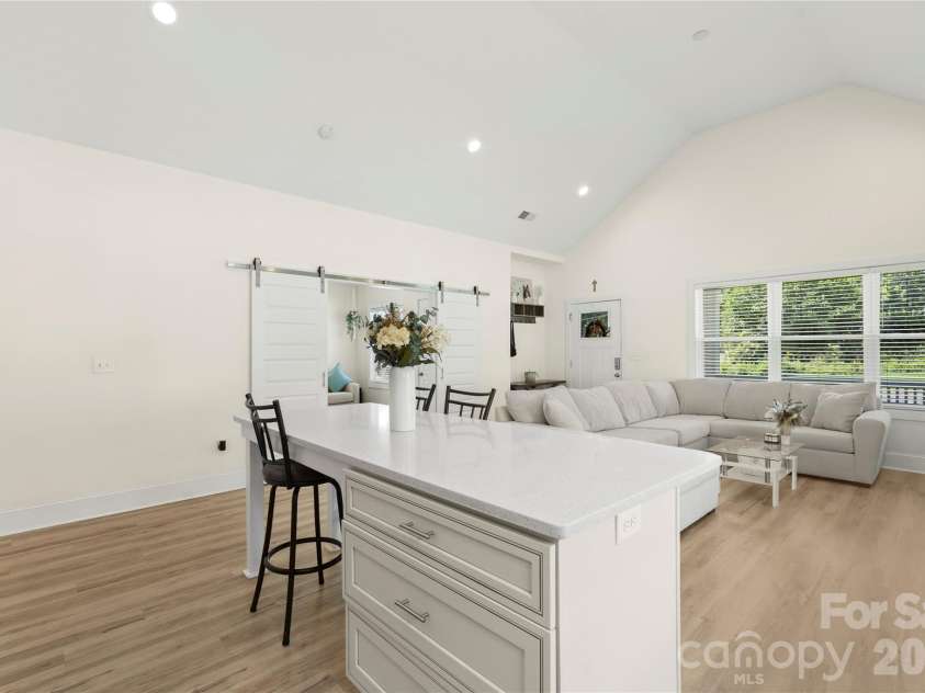 1613 Newcastle Street, Charlotte, NC 28216.  MLS# CAR4393517, YatesRealty ID 34793. 