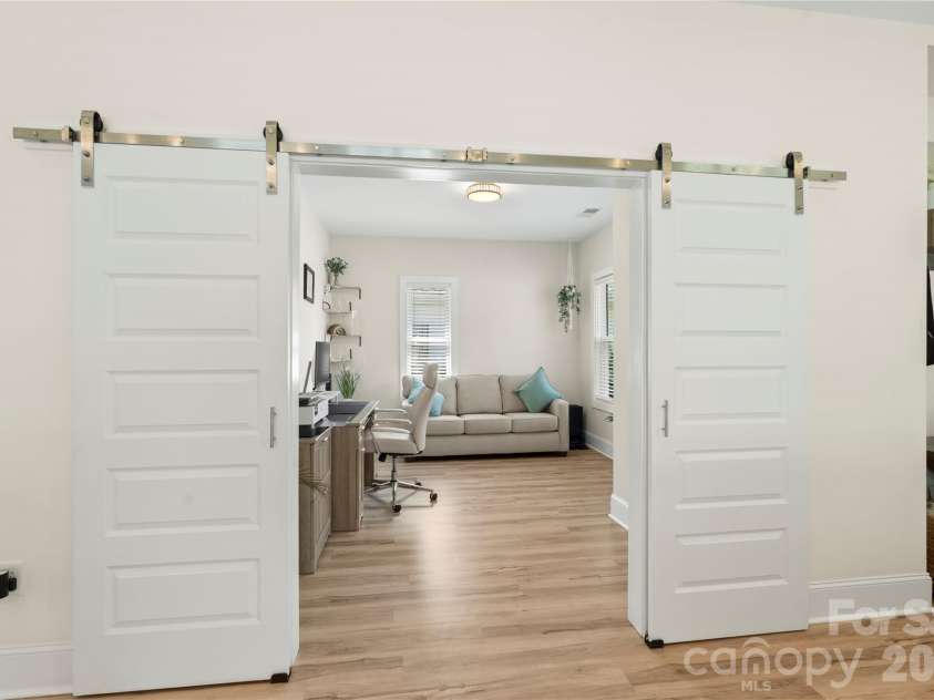 1613 Newcastle Street, Charlotte, NC 28216.  MLS# CAR4393517, YatesRealty ID 34793. 