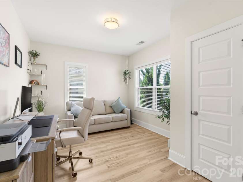 1613 Newcastle Street, Charlotte, NC 28216.  MLS# CAR4393517, YatesRealty ID 34793. 