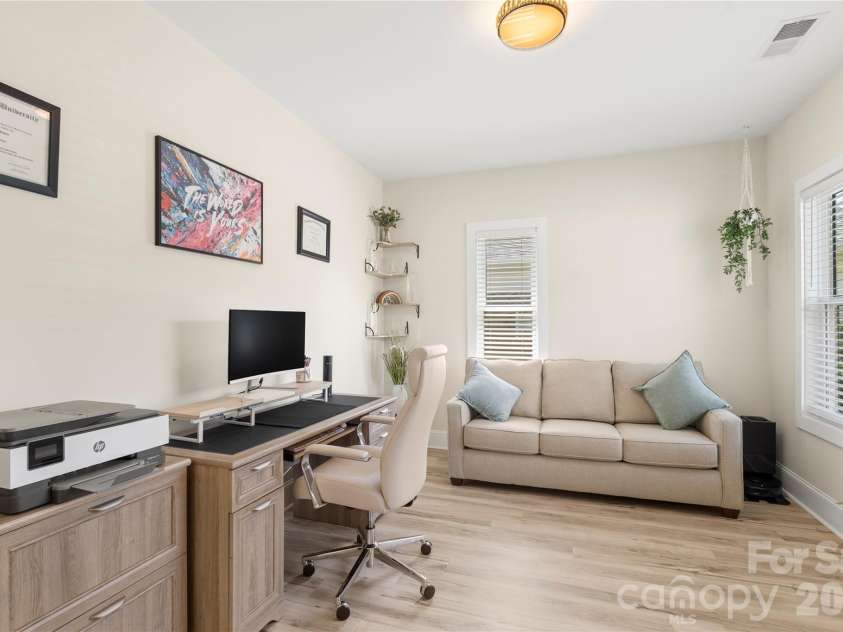1613 Newcastle Street, Charlotte, NC 28216.  MLS# CAR4393517, YatesRealty ID 34793. 