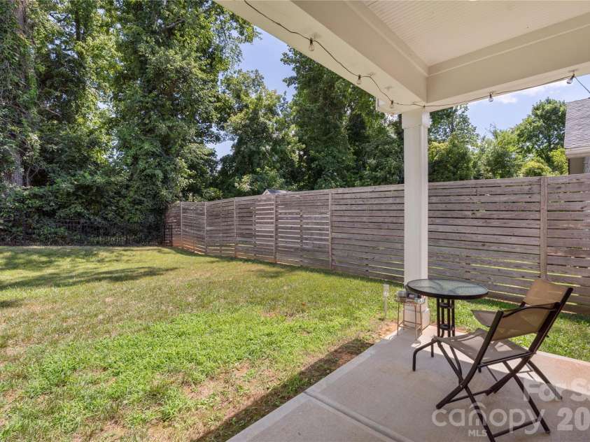 1613 Newcastle Street, Charlotte, NC 28216.  MLS# CAR4393517, YatesRealty ID 34793. 