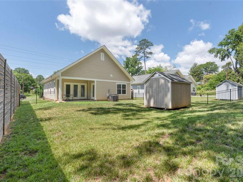 1613 Newcastle Street, Charlotte, NC 28216.  MLS# CAR4393517, YatesRealty ID 34793. 