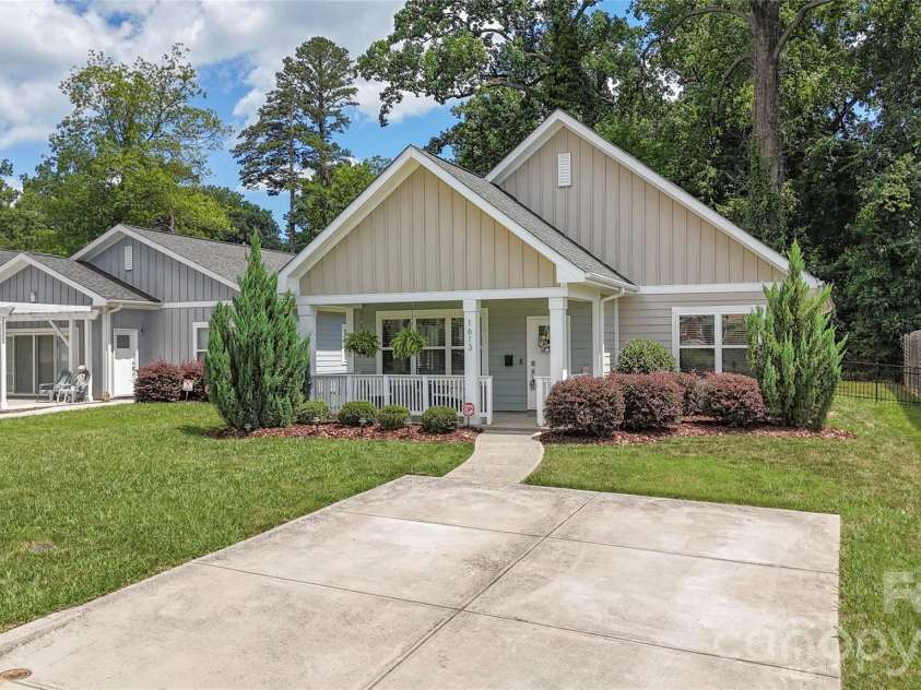 1613 Newcastle Street, Charlotte, NC 28216.  MLS# CAR4393517, YatesRealty ID 34793. 