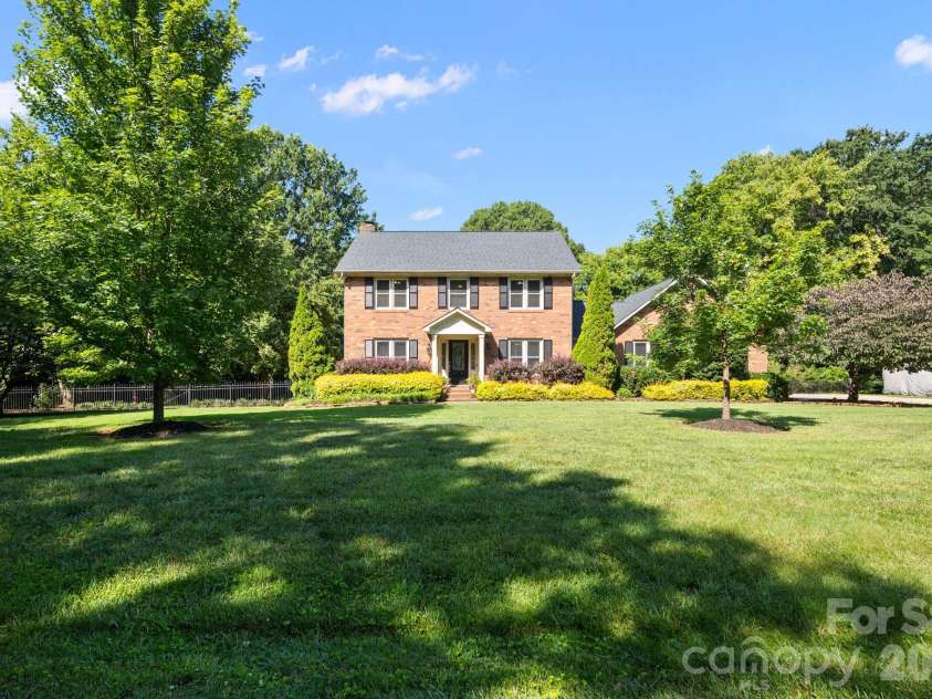 1307 Bennington Drive, Concord, NC 28027.  MLS# CAR4394674, YatesRealty ID 34794. 1307 Bennington Dr NW