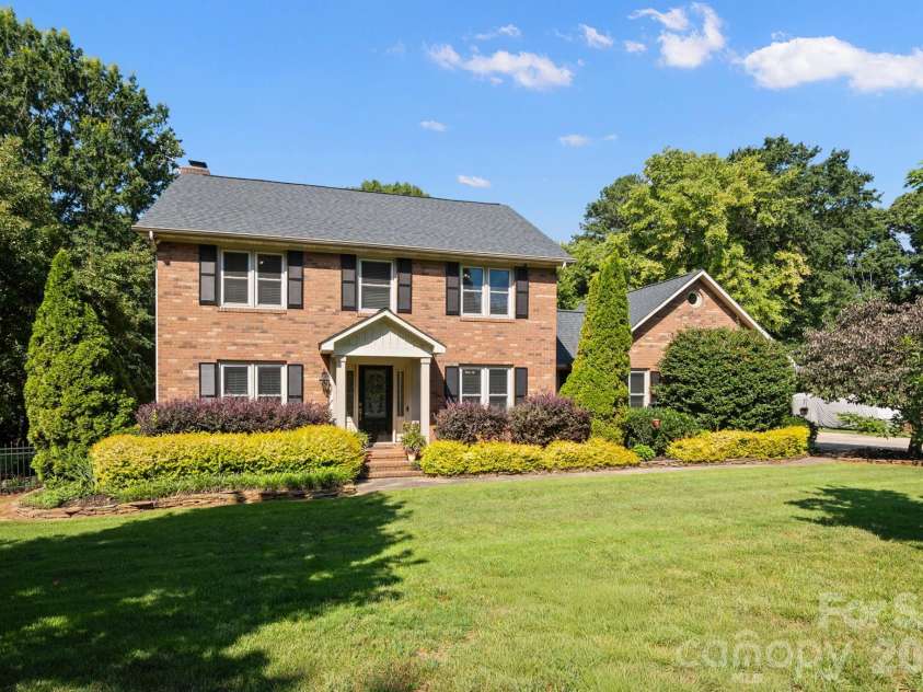1307 Bennington Drive, Concord, NC 28027.  MLS# CAR4394674, YatesRealty ID 34794. 1307 Bennington Dr NW