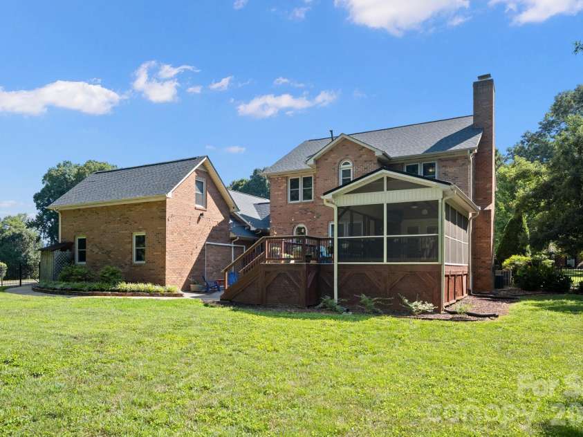 1307 Bennington Drive, Concord, NC 28027.  MLS# CAR4394674, YatesRealty ID 34794. 