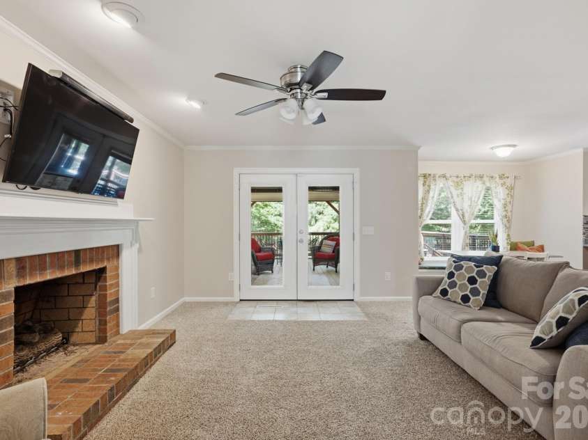 1307 Bennington Drive, Concord, NC 28027.  MLS# CAR4394674, YatesRealty ID 34794. Living Room