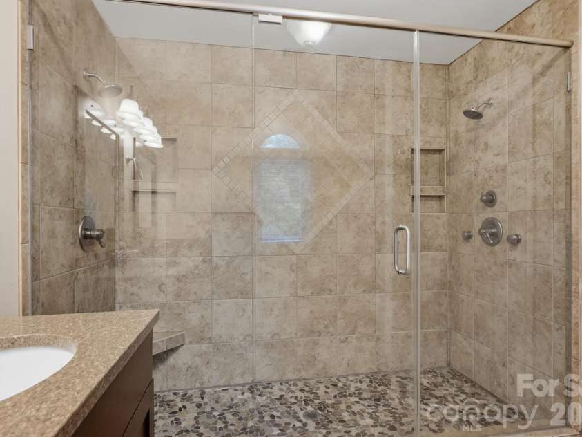 1307 Bennington Drive, Concord, NC 28027.  MLS# CAR4394674, YatesRealty ID 34794. Primary ensuite