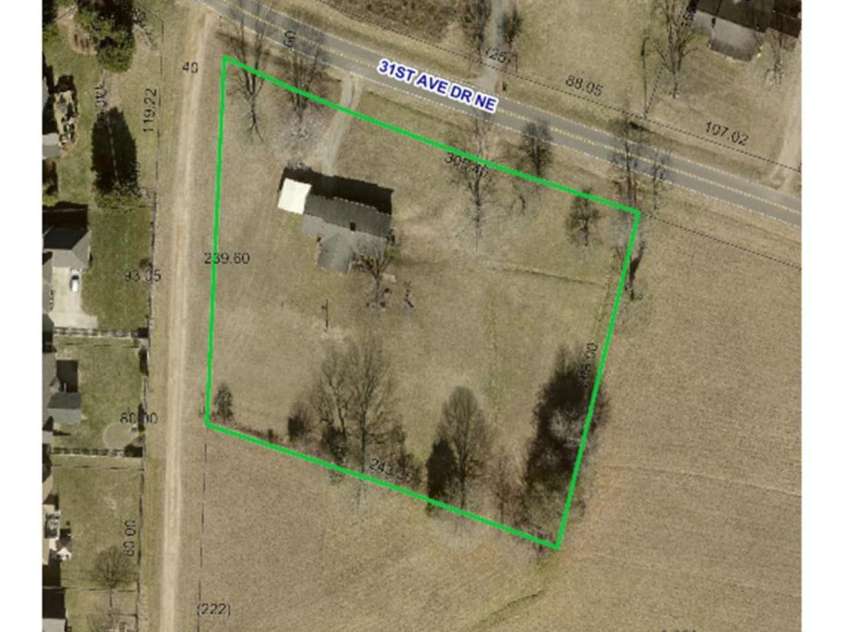 2014 31st Avenue Avenue, Hickory, NC 28601.  MLS# CAR4296276, YatesRealty ID 34797. 