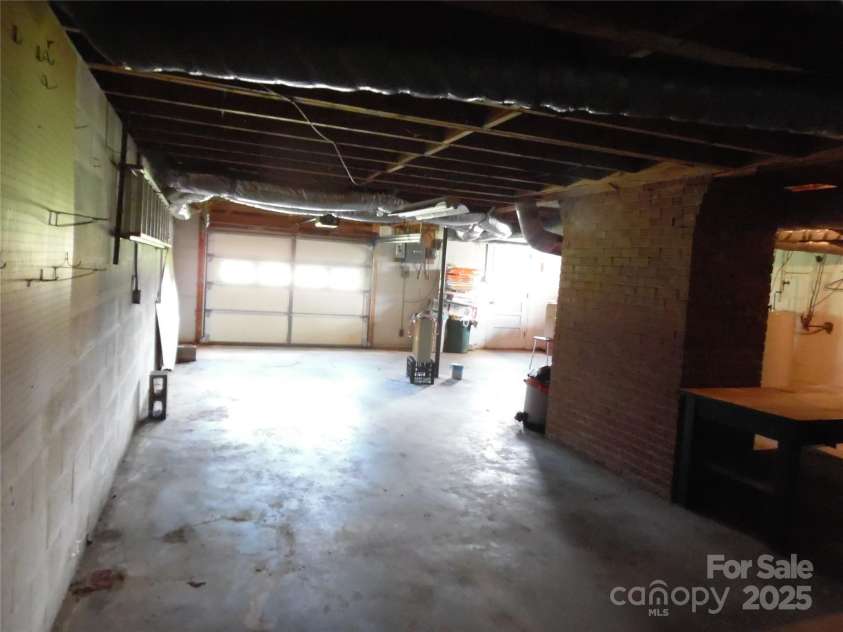 2014 31st Avenue Avenue, Hickory, NC 28601.  MLS# CAR4296276, YatesRealty ID 34797. 