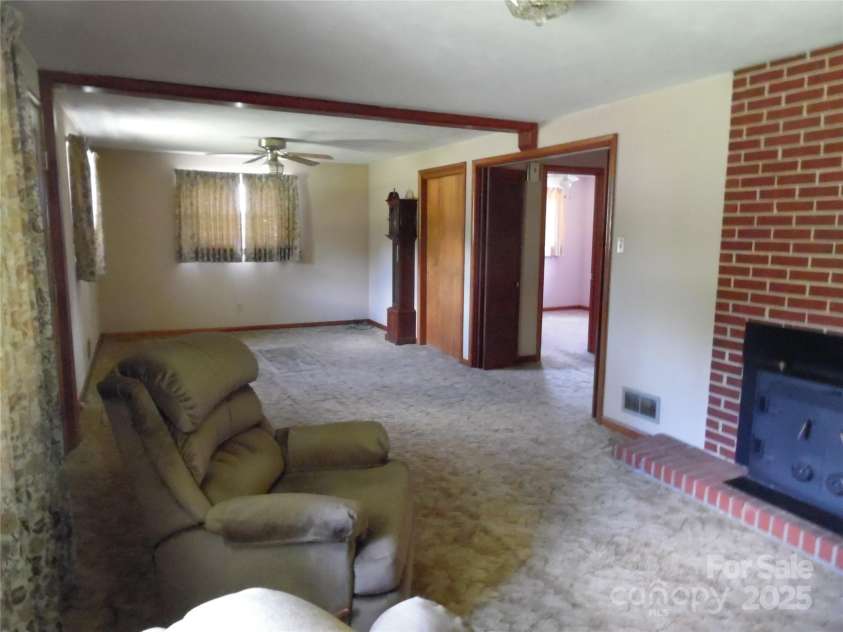 2014 31st Avenue Avenue, Hickory, NC 28601.  MLS# CAR4296276, YatesRealty ID 34797. 