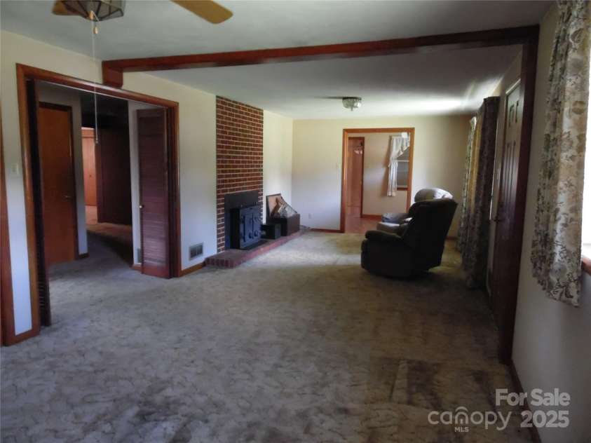 2014 31st Avenue Avenue, Hickory, NC 28601.  MLS# CAR4296276, YatesRealty ID 34797. 