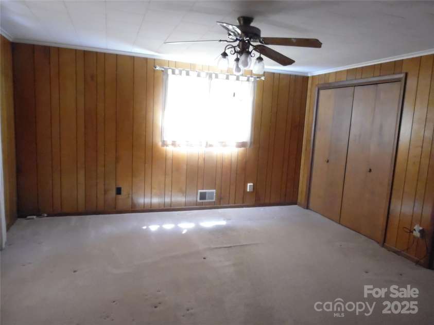 2014 31st Avenue Avenue, Hickory, NC 28601.  MLS# CAR4296276, YatesRealty ID 34797. 